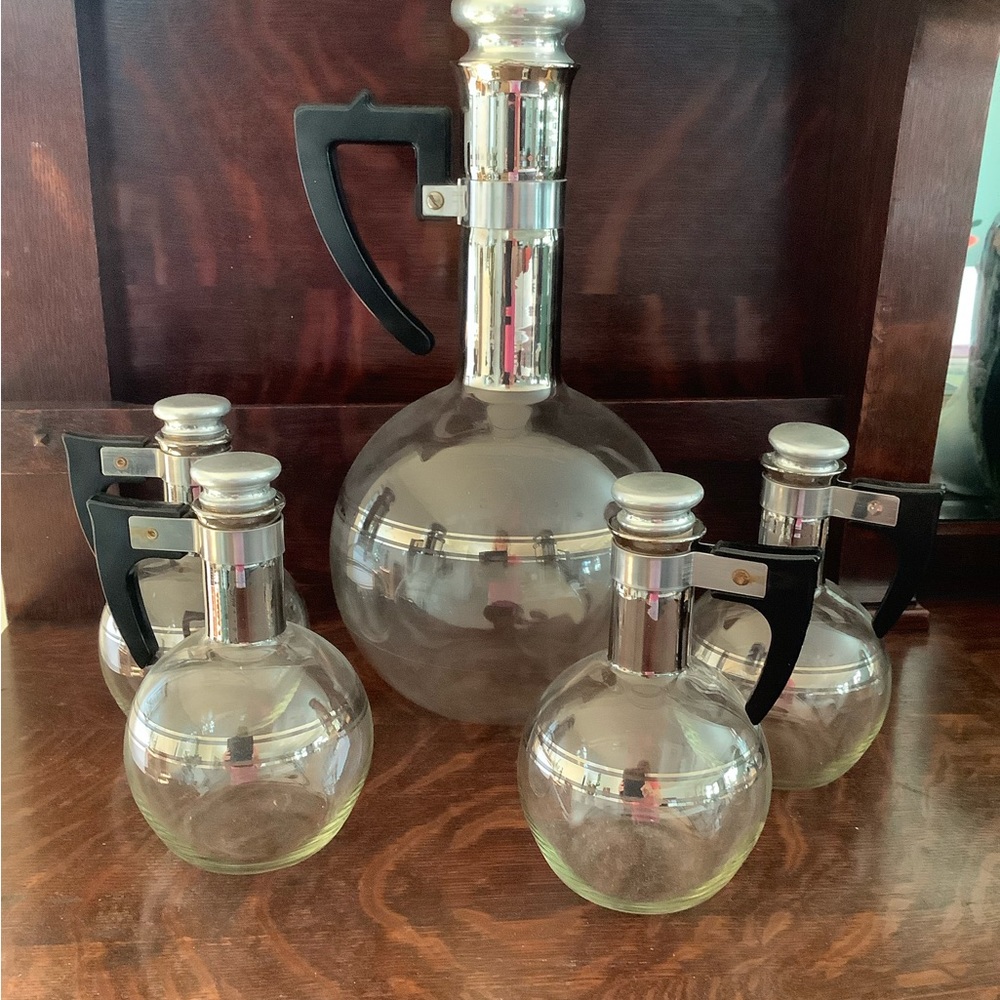 Vintage Coffee Carafe/Decanter Set… Large Carafe & 4 Small. Excellent Condition.